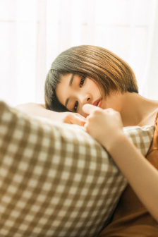 男生与女人亲嘴